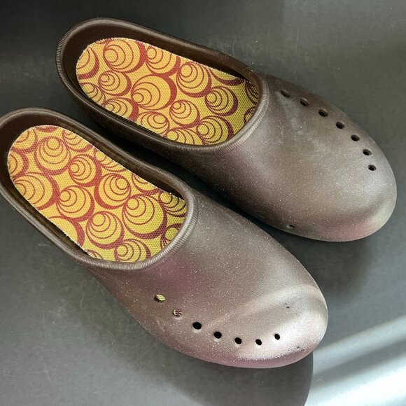 Crocs Tully Clogs in Espresso Brown - Picture 3 of 12